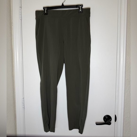 Athleta Sz 12 Brooklin Ankle Pants Mountain Green Travel Outdoor Minimal - Picture 2 of 6